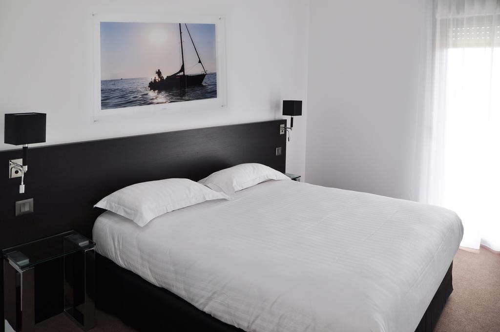 Golden Tulip Pornic Suites- Appart Hotel Екстер'єр фото