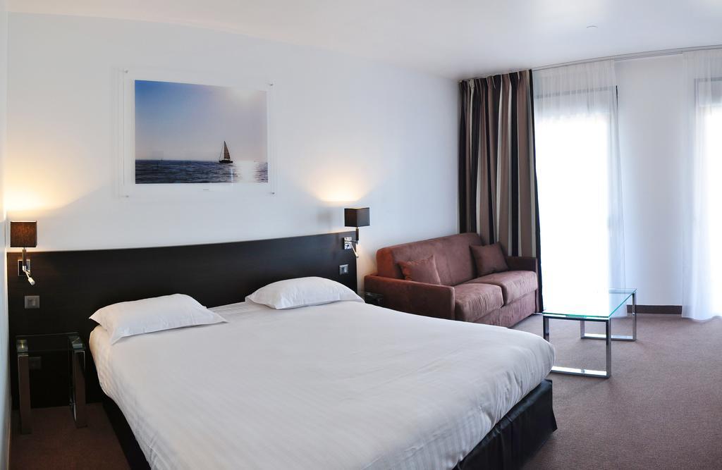 Golden Tulip Pornic Suites- Appart Hotel Екстер'єр фото