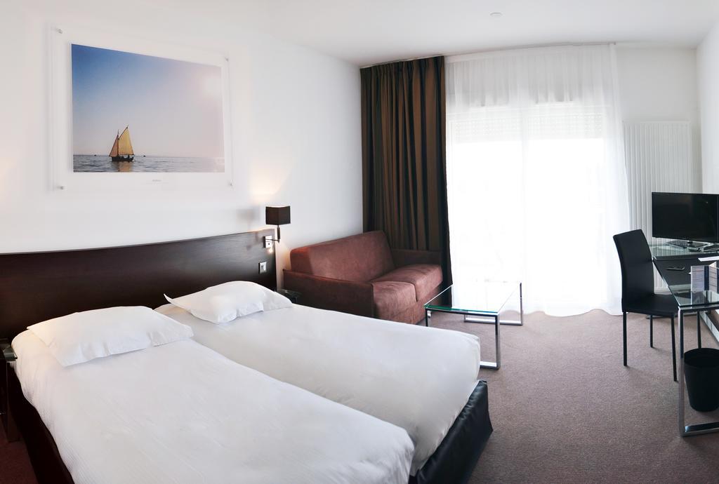 Golden Tulip Pornic Suites- Appart Hotel Екстер'єр фото