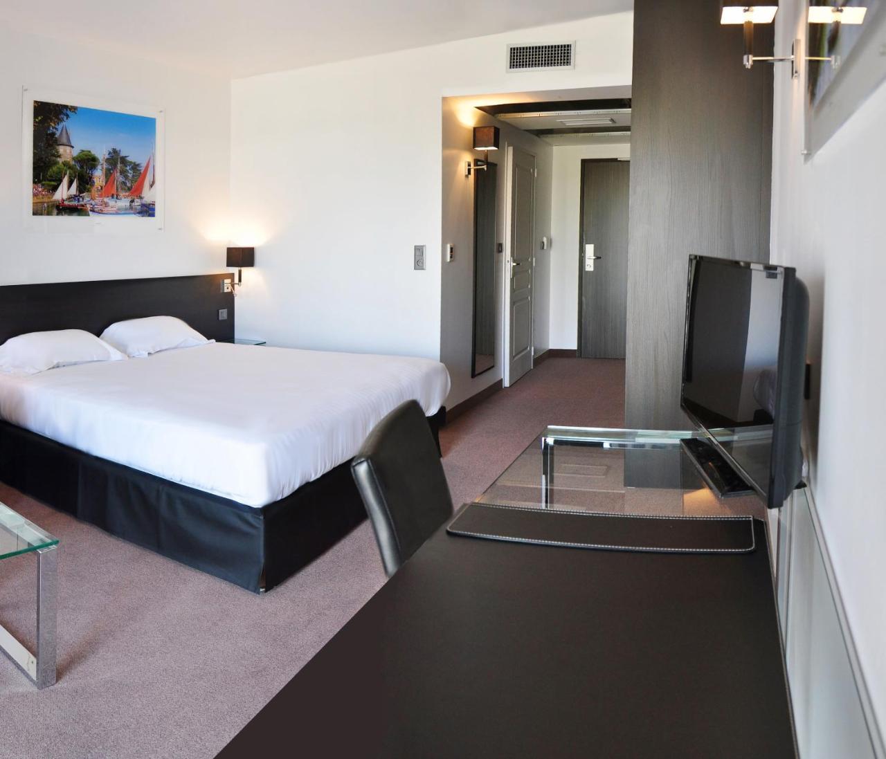 Golden Tulip Pornic Suites- Appart Hotel Екстер'єр фото