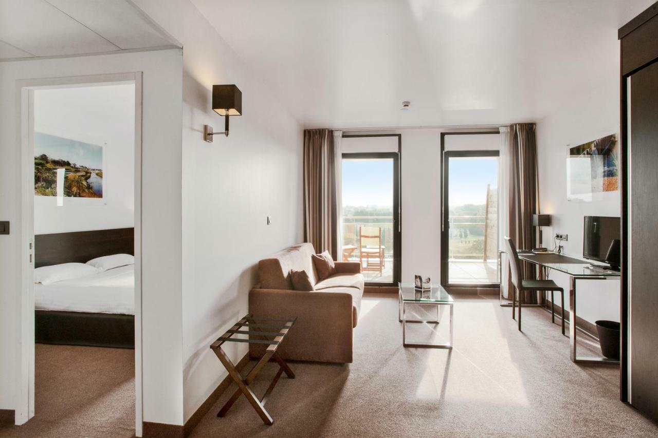 Golden Tulip Pornic Suites- Appart Hotel Екстер'єр фото