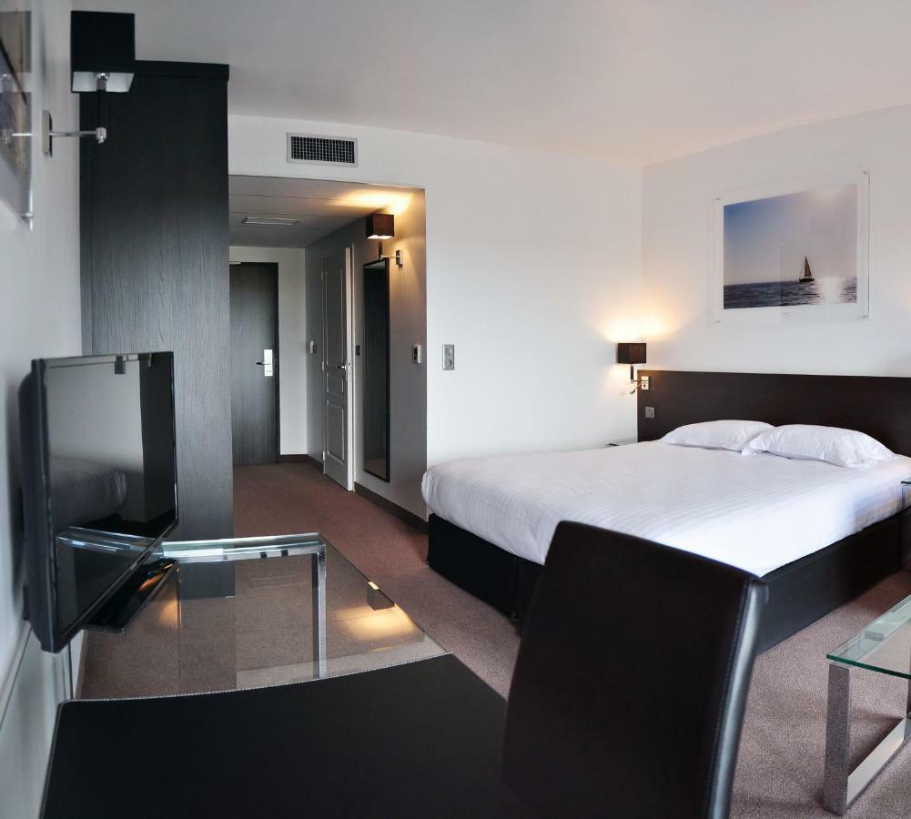 Golden Tulip Pornic Suites- Appart Hotel Екстер'єр фото