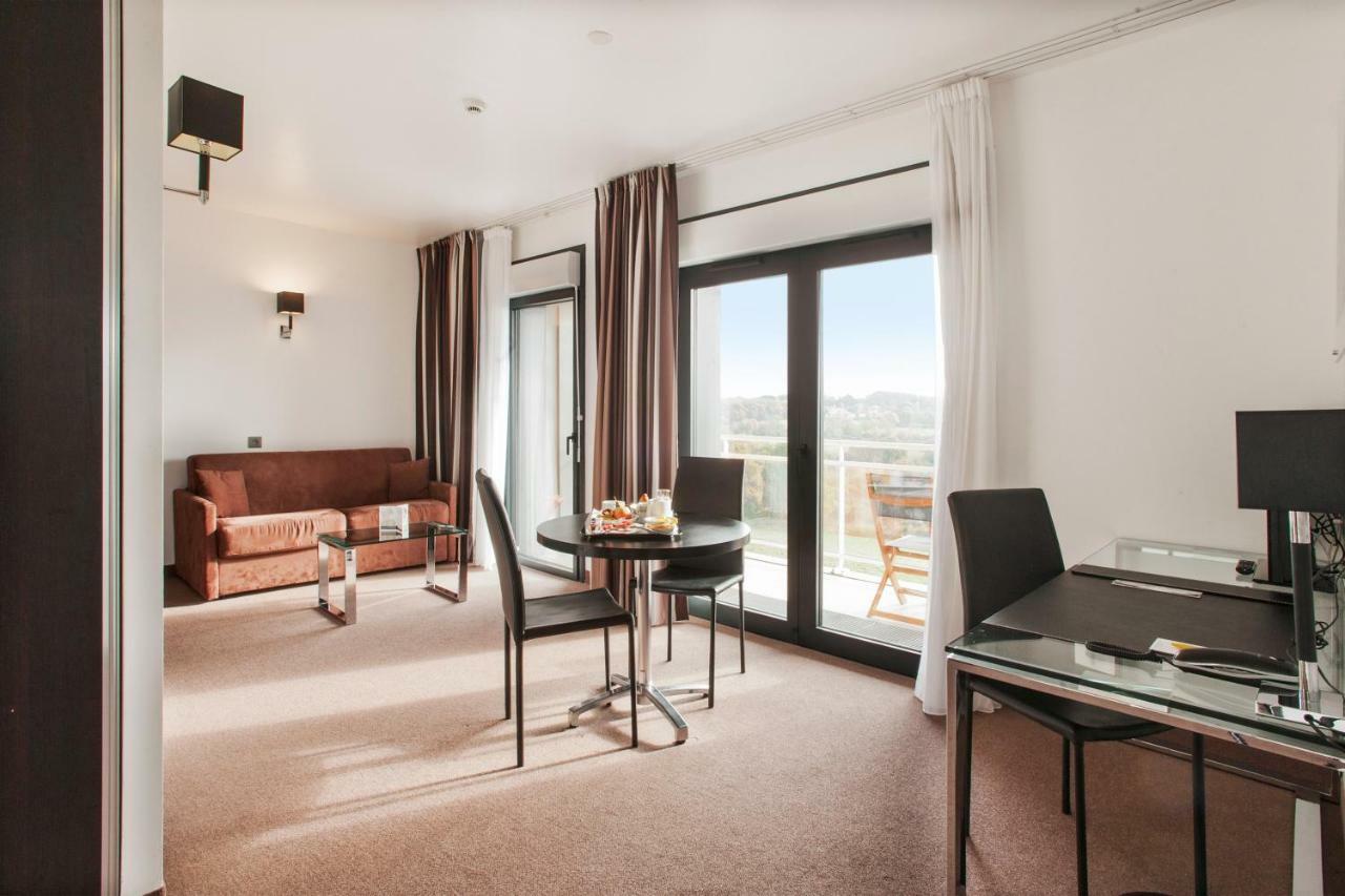 Golden Tulip Pornic Suites- Appart Hotel Екстер'єр фото