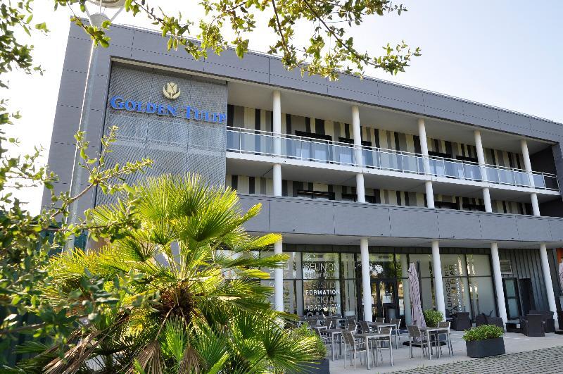 Golden Tulip Pornic Suites- Appart Hotel Екстер'єр фото